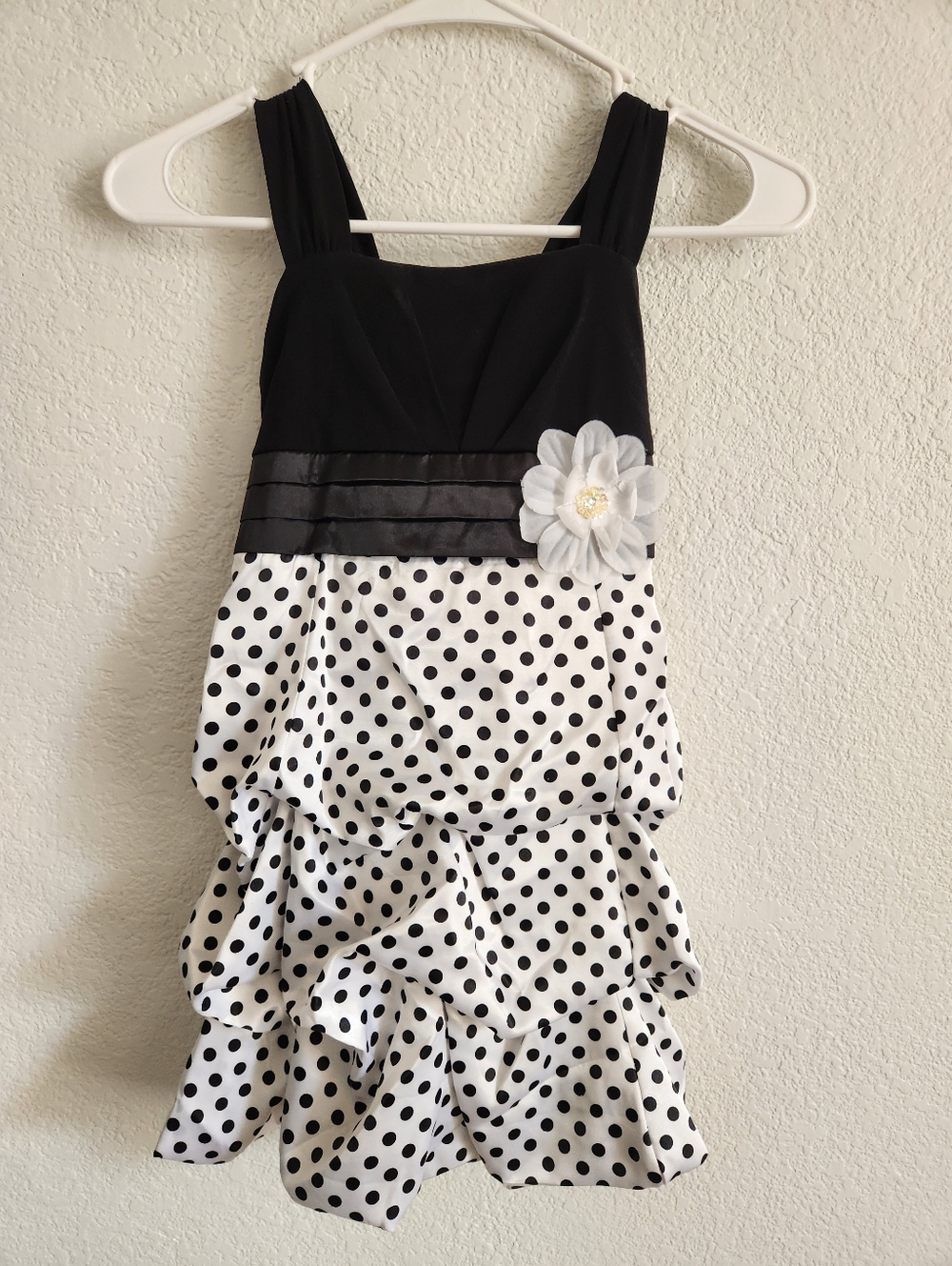 Black & White Polka Dot Girls' Dress Flower Accent, Size 7 Autumn Wedding Guest